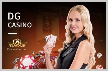 Bàn chơi Poker với chip và quân bài, thể hiện sự căng thẳng của trò chơi